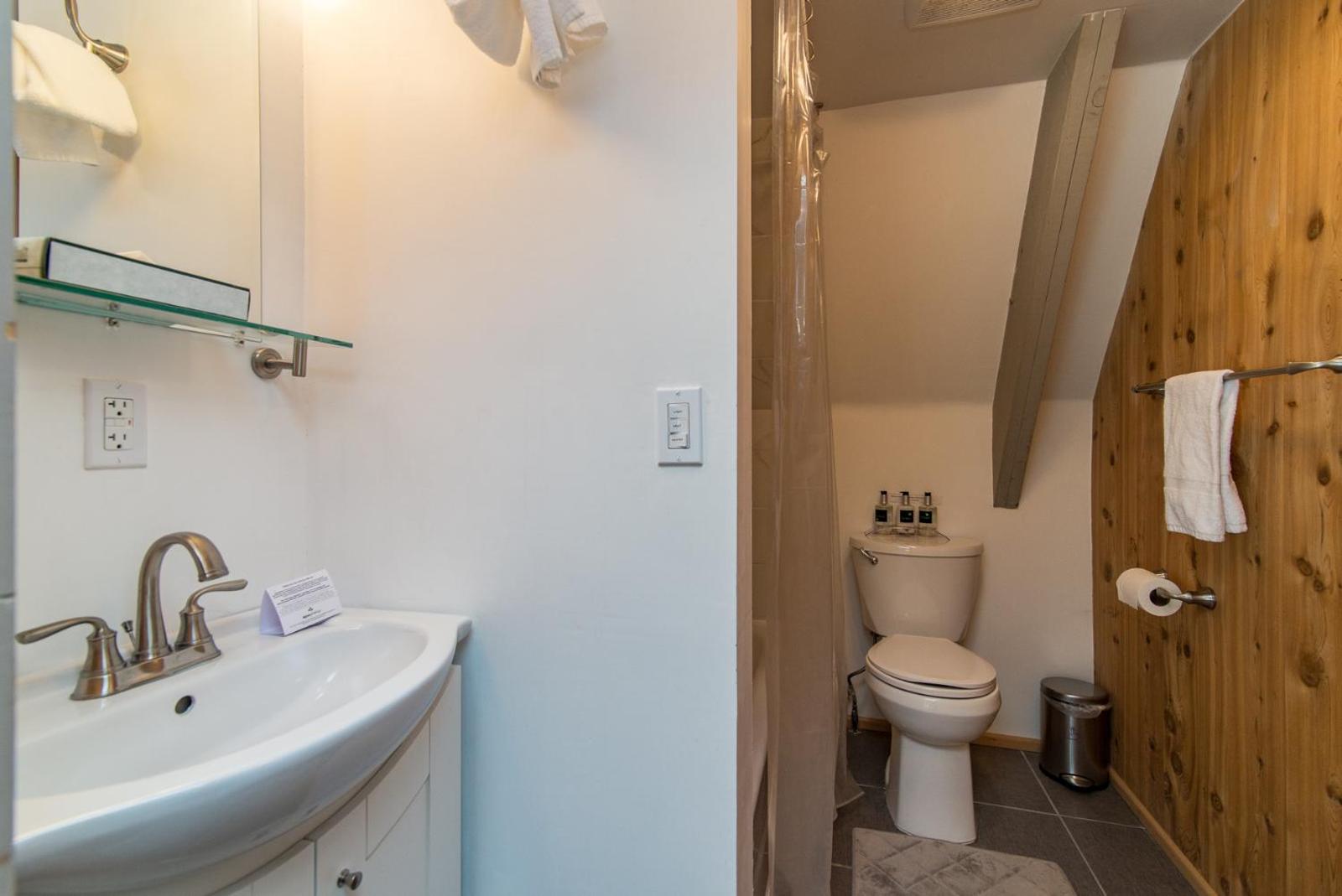 South Lake Tahoe Home 1889 Main image 2